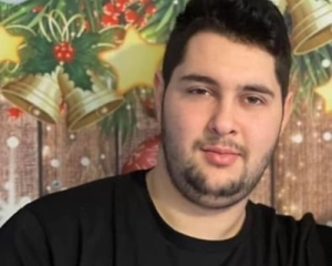 Българин намушкан 8 пъти в Англия, докато разхожда 16-месечния си син<p style="font-size: 14px; color: red; margin-top: 8px; letter-spacing: 1px;">събота, 15 юни 2024, 22:01:13</p>