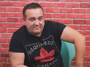 Певецът на мафията благодари на мутрите<p style="font-size: 14px; color: red; margin-top: 8px; letter-spacing: 1px;">събота, 21 септември 2024, 14:37:27</p>