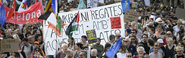 Жители на Барселона излязоха на протест срещу високите цени на имотите