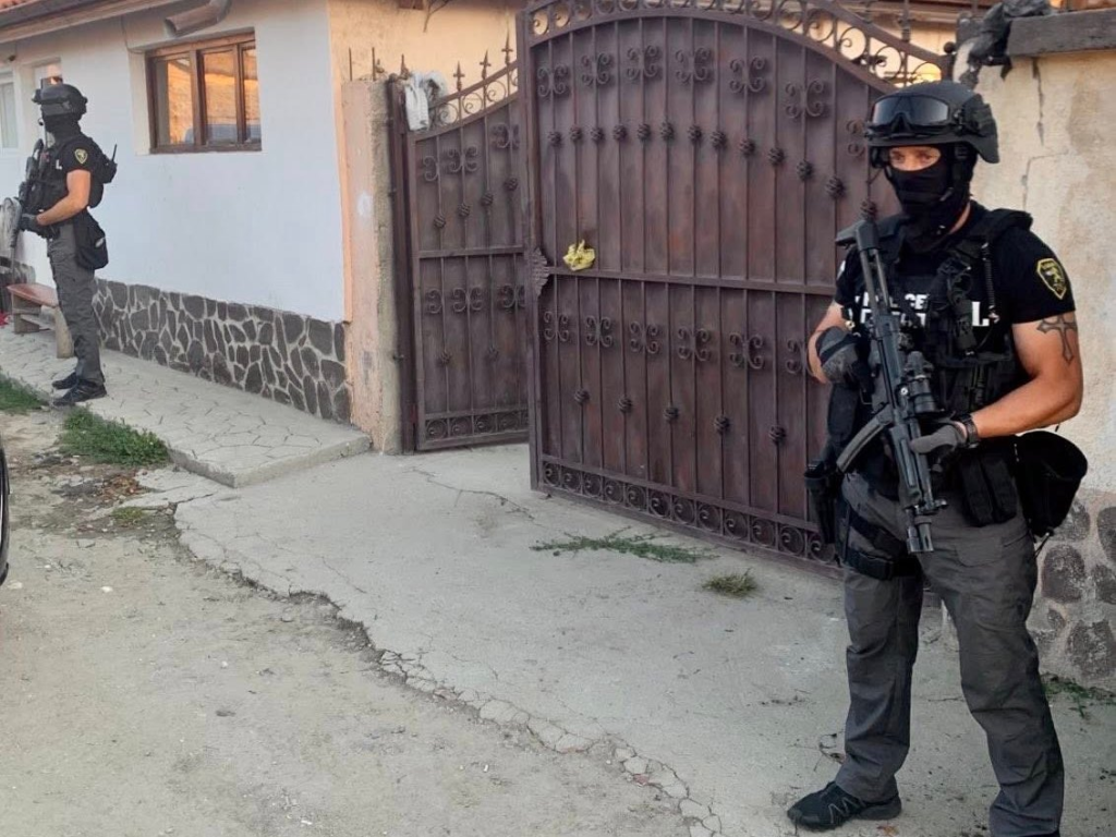 ГДБОП разби престъпна група, тероризирала длъжници