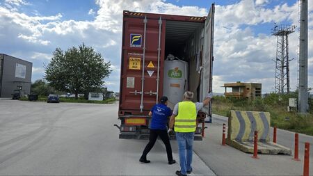 Китайска стока влиза евтино, на щанда цената скача: НАП тръгна по следите на 271 доставки